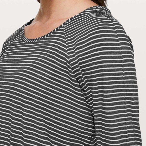 Lululemon Emerald Long Sleeve - Picture 9 of 9